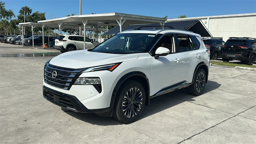 2025 Nissan Rogue Platinum photo 2