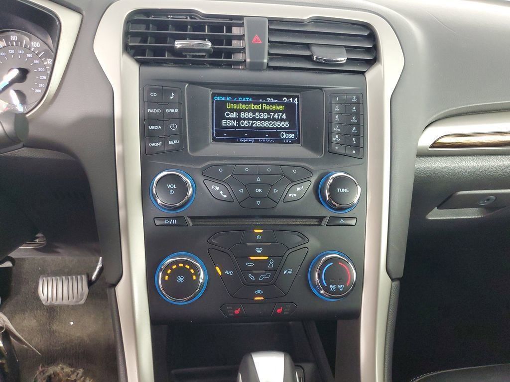 2014 Ford Fusion SE photo 14