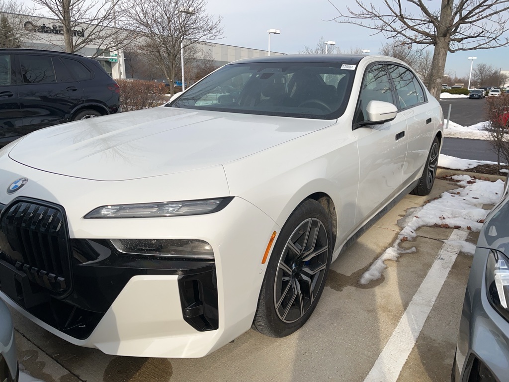 2025 BMW 7 Series 760i's photo