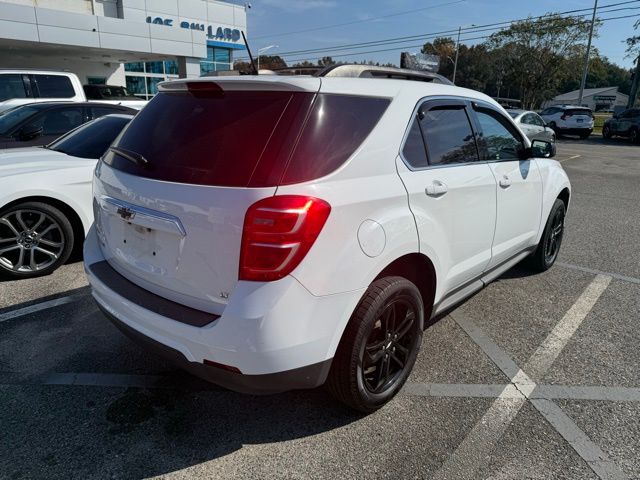 2017 Chevrolet Equinox LT photo 3