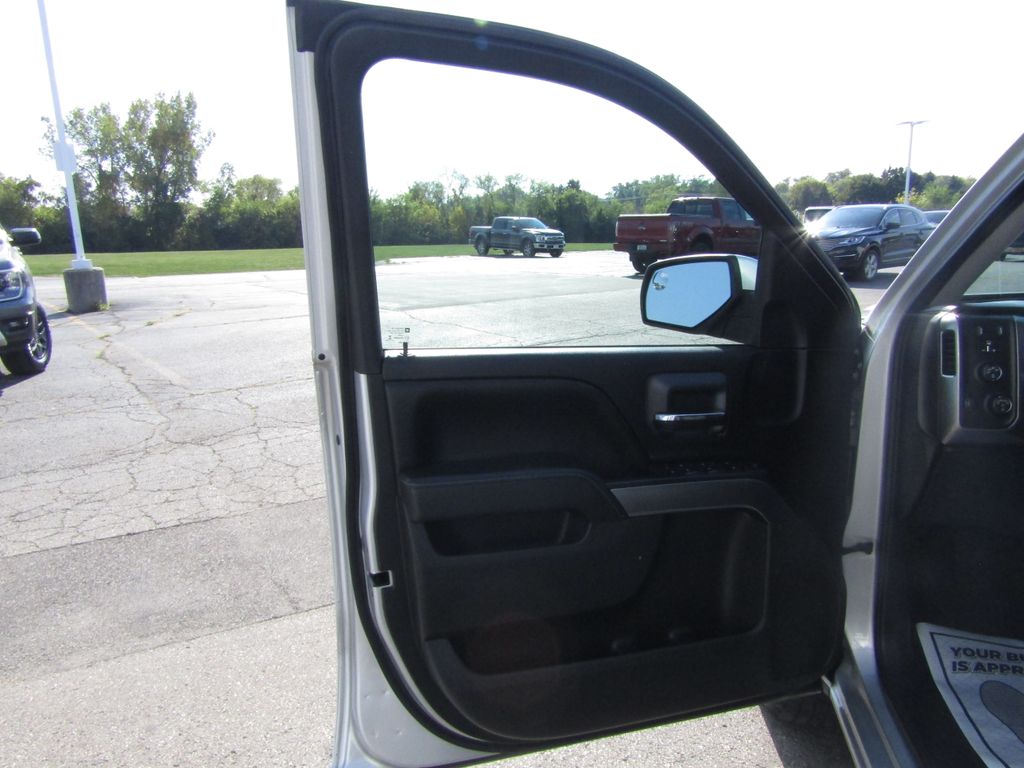 2016 Chevrolet Silverado 1500 LT photo 21