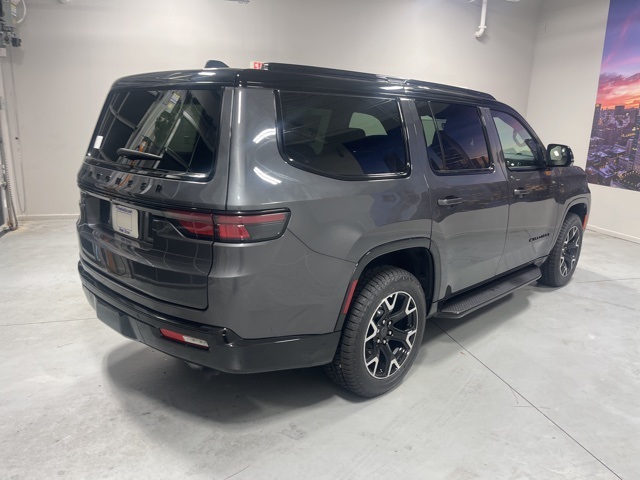 2025 Jeep Wagoneer Overland Series II photo 2