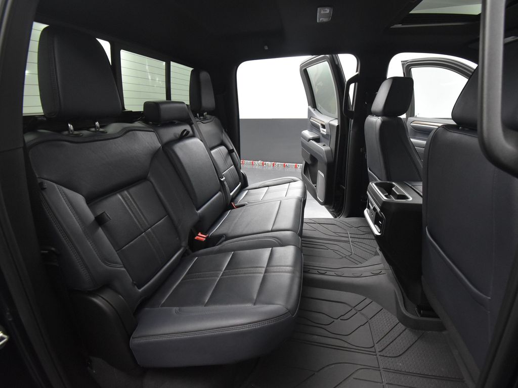 2024 Chevrolet Silverado 1500 High Country photo 36