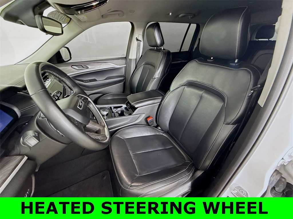 2022 Jeep Grand Cherokee Limited photo 2