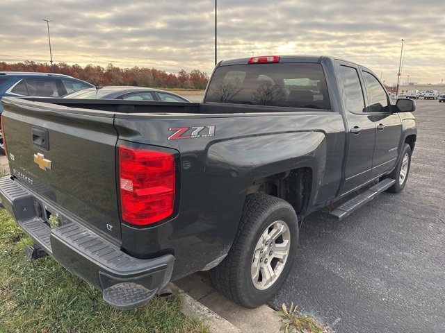 2018 Chevrolet Silverado 1500 LT photo 3