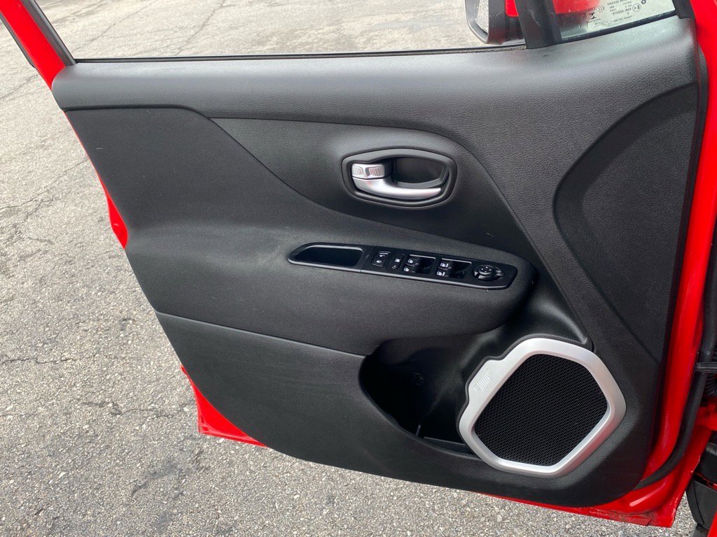 2019 Jeep Renegade Latitude North Edition photo 18