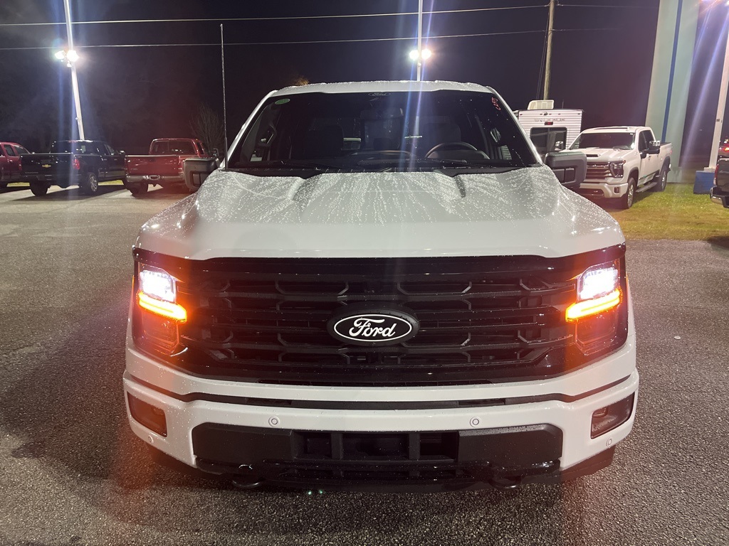 2024 Ford F-150 XLT photo 2