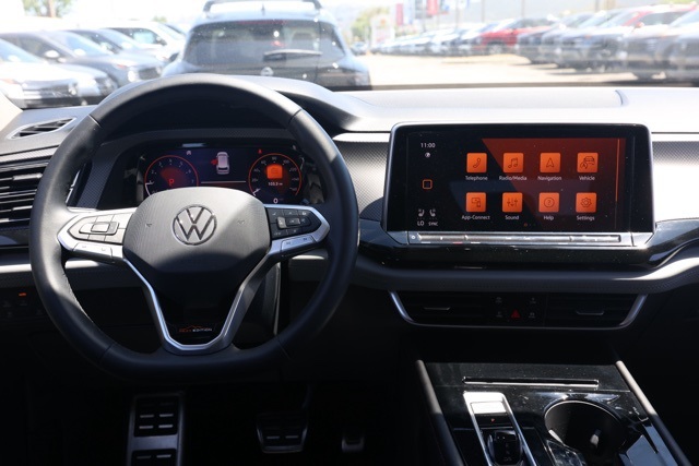 2024 Volkswagen Atlas Peak Edition SEL photo 20