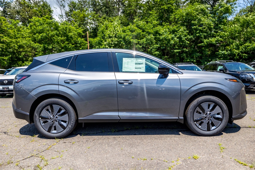 2025 Nissan Murano SL photo 2