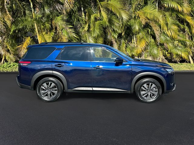 2024 Nissan Pathfinder SV photo 3