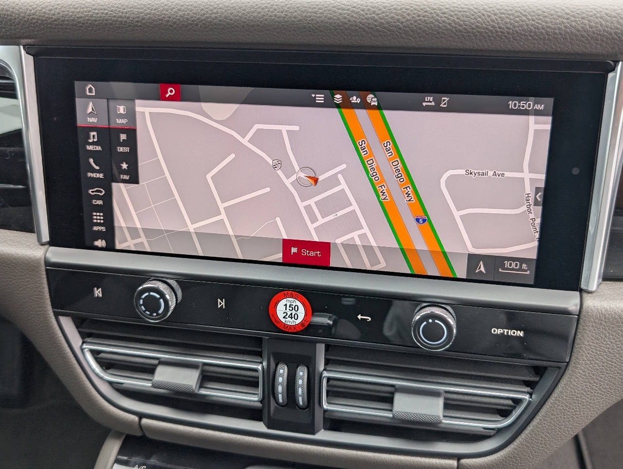 2025 Porsche Macan T photo 13