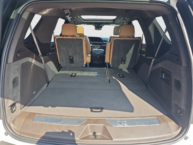 2022 Cadillac Escalade Premium Luxury photo 13