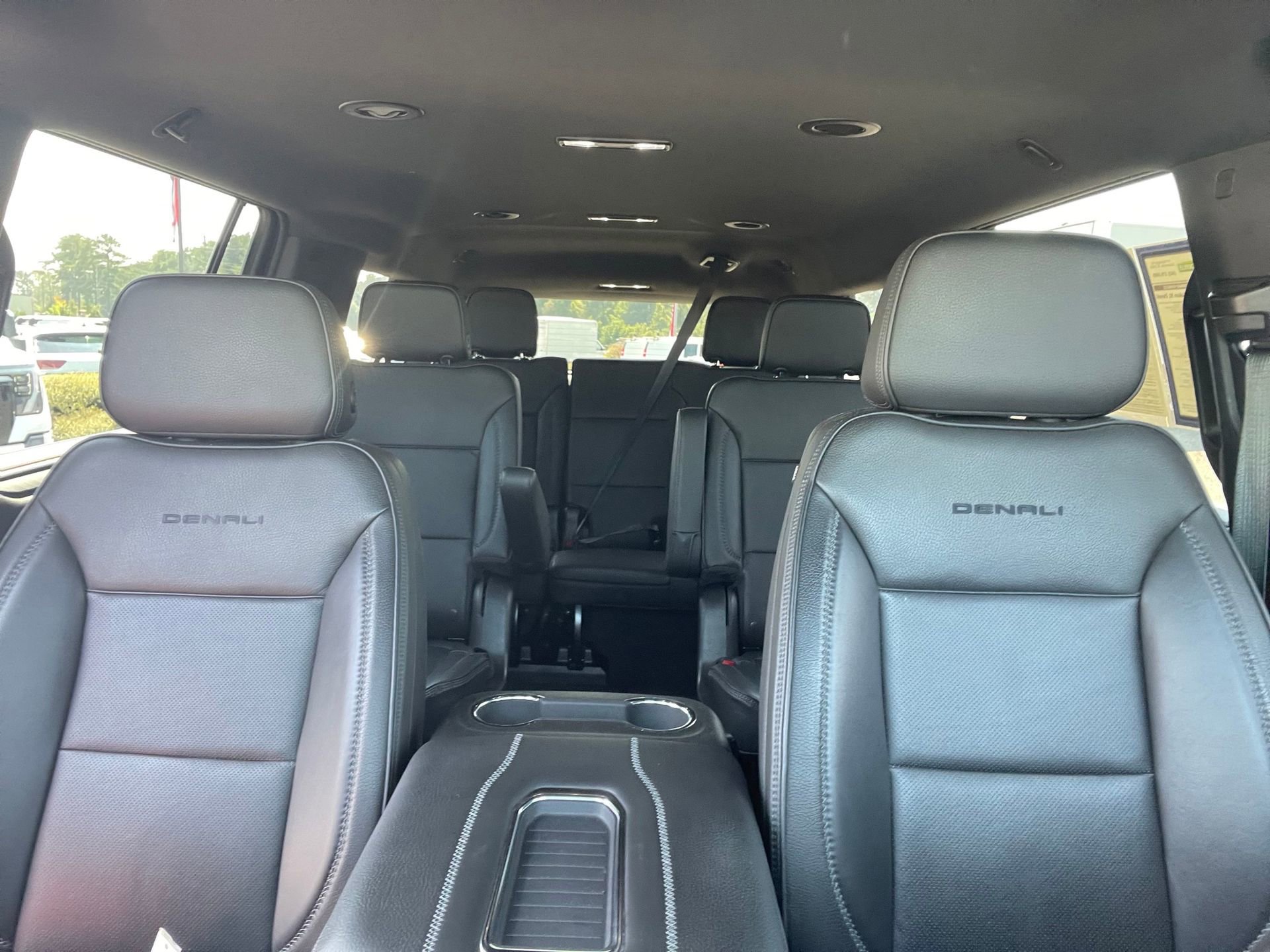 2023 GMC Yukon XL Denali's photo