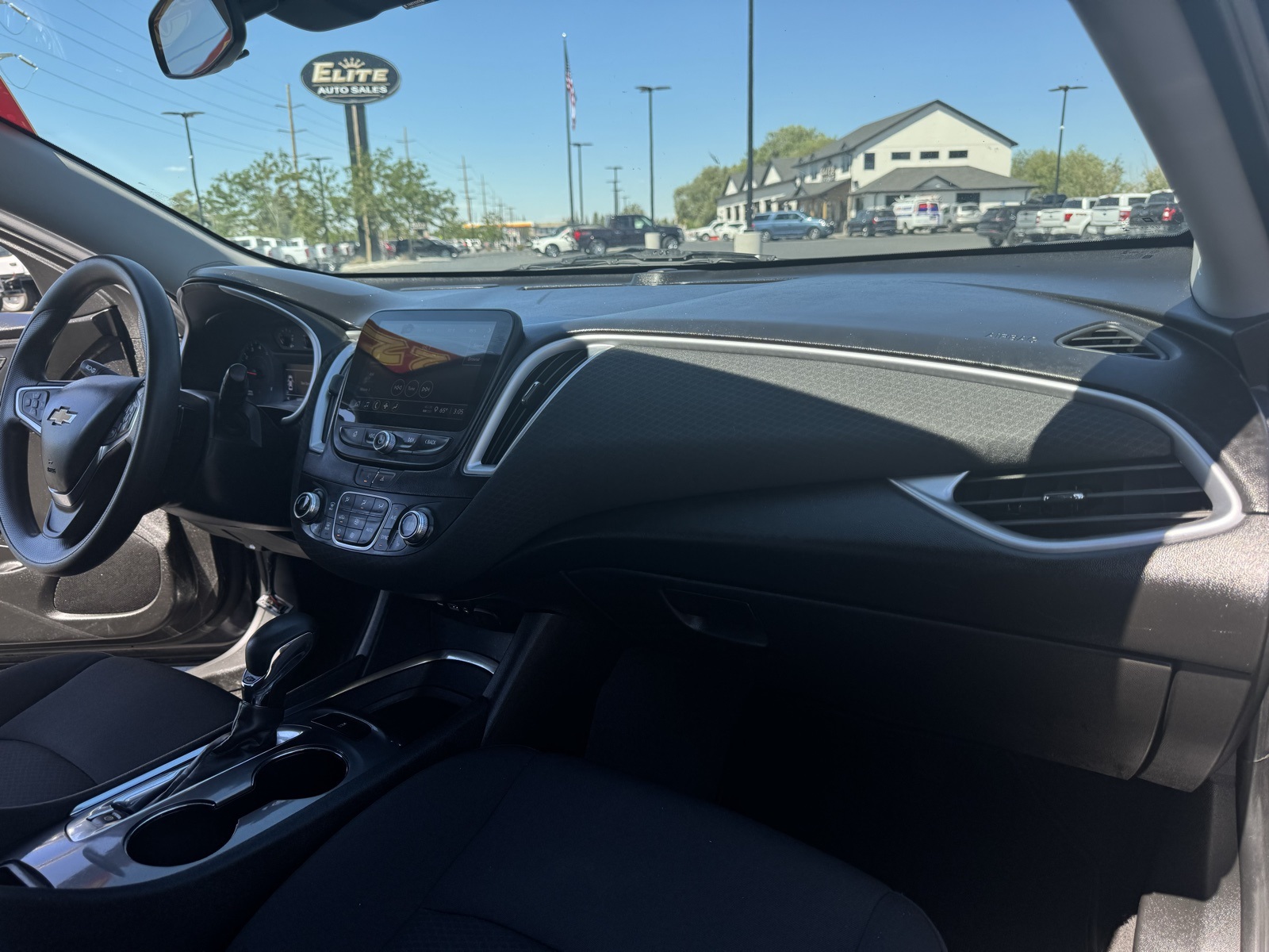 2023 Chevrolet Malibu 1LT photo 31