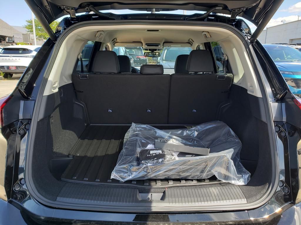 2026 Nissan Rogue SV photo 6