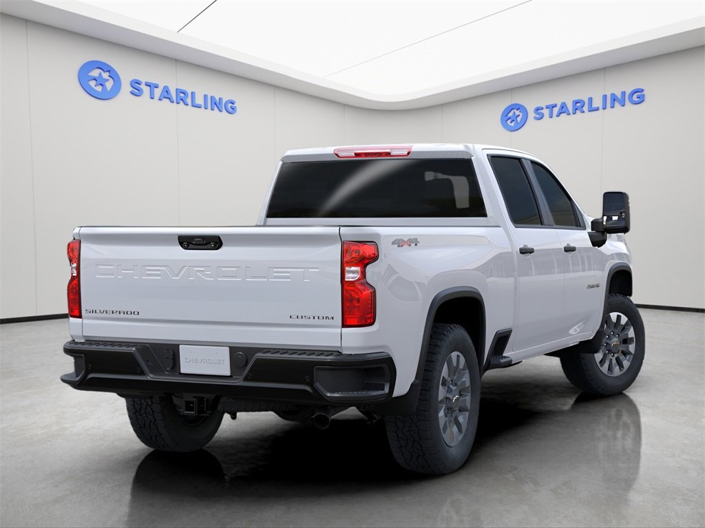 2025 Chevrolet Silverado 2500HD Custom photo 3