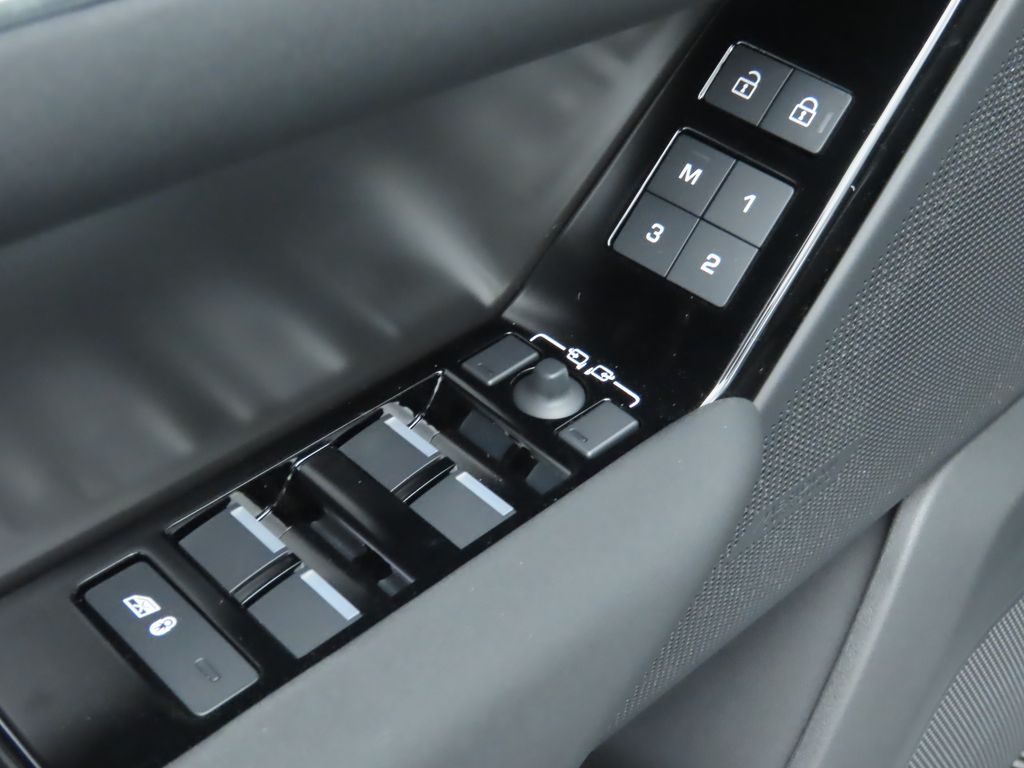 2025 Land Rover Range Rover Velar SE photo 22