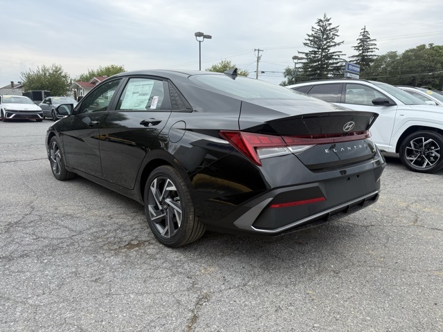 2025 Hyundai Elantra Hybrid SEL Sport photo 5