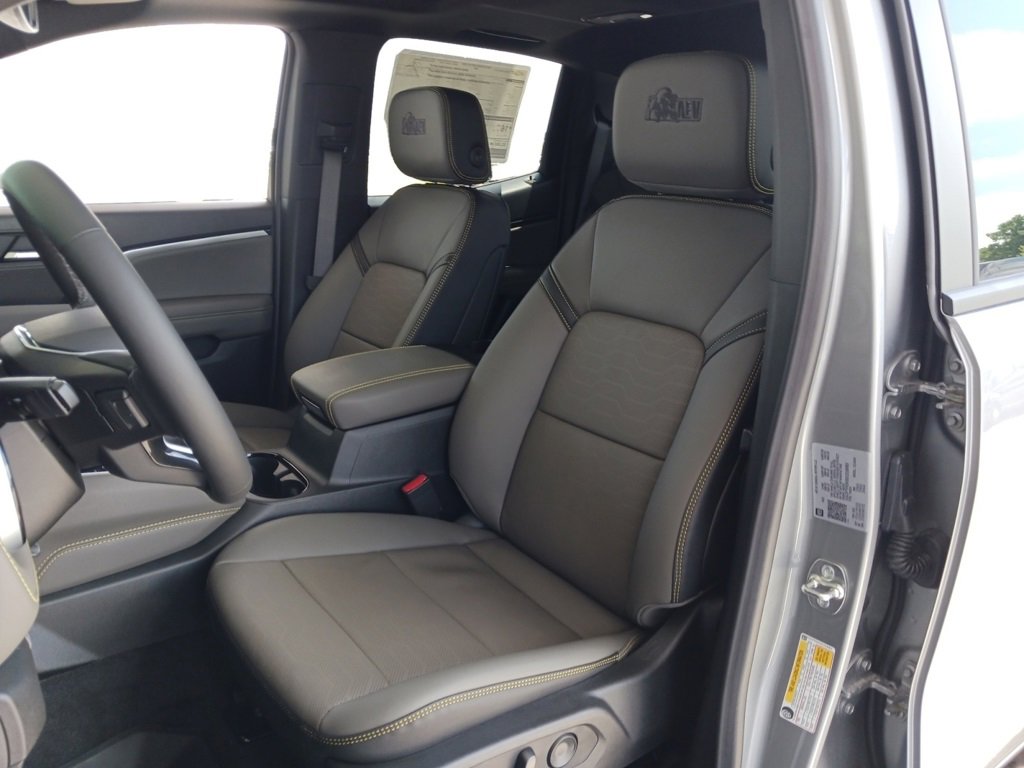2025 Chevrolet Colorado ZR2 photo 13
