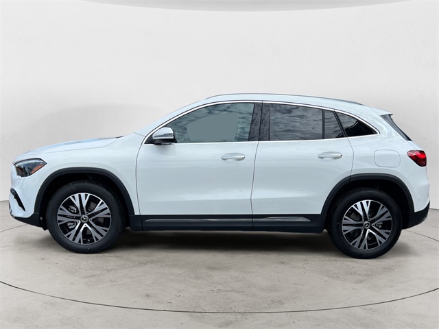 2025 Mercedes Benz GLA 250 4MATIC photo 2