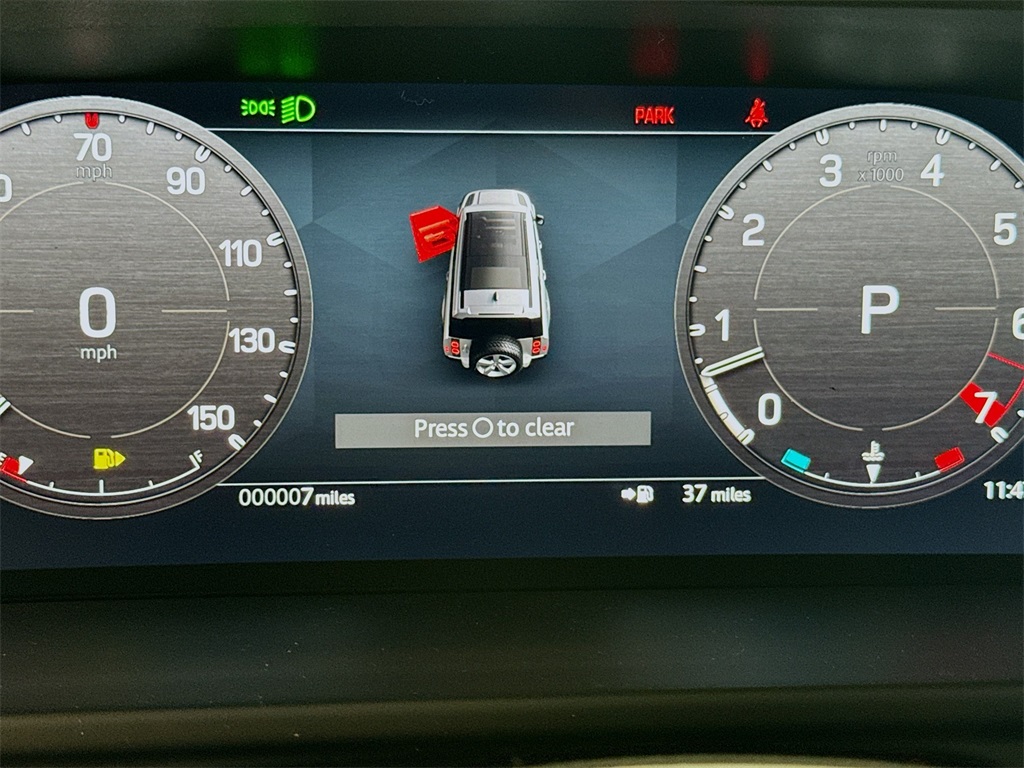 2024 Land Rover Defender 130 X-Dynamic SE photo 10