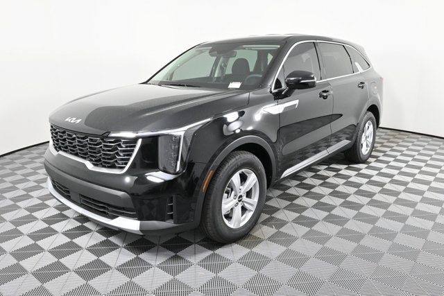 2026 Kia Sorento S photo 2