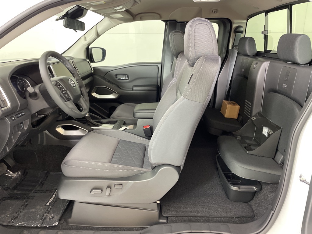 2025 Nissan Frontier King Cab SV photo 34