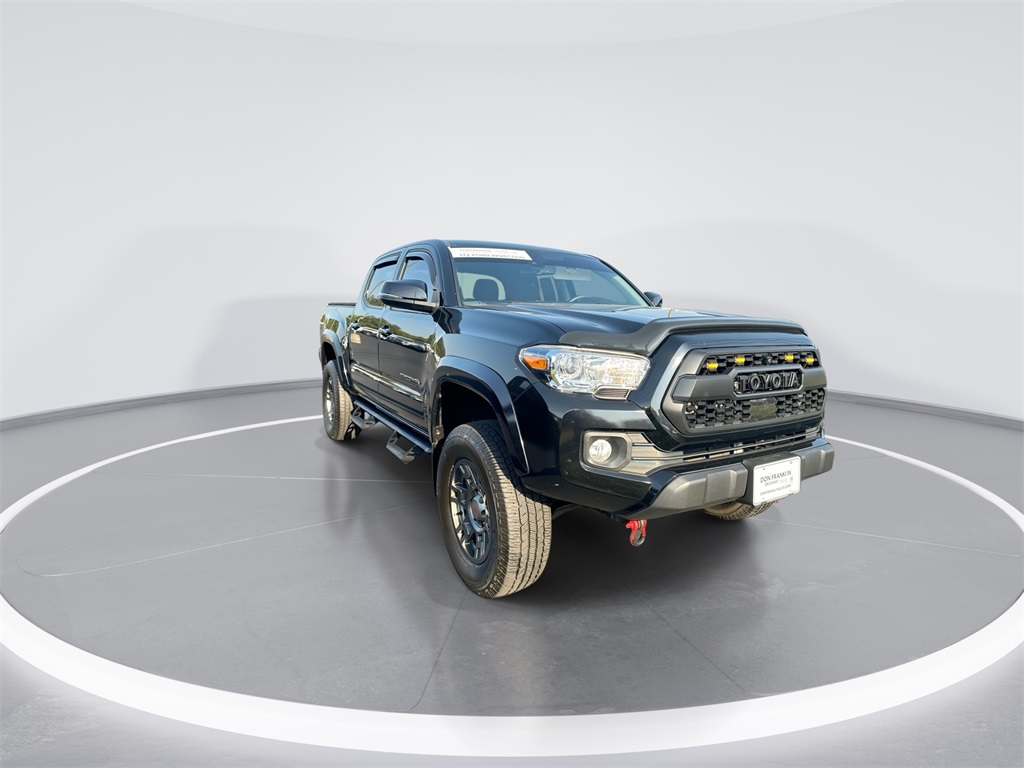 2022 Toyota Tacoma SR5 photo 2