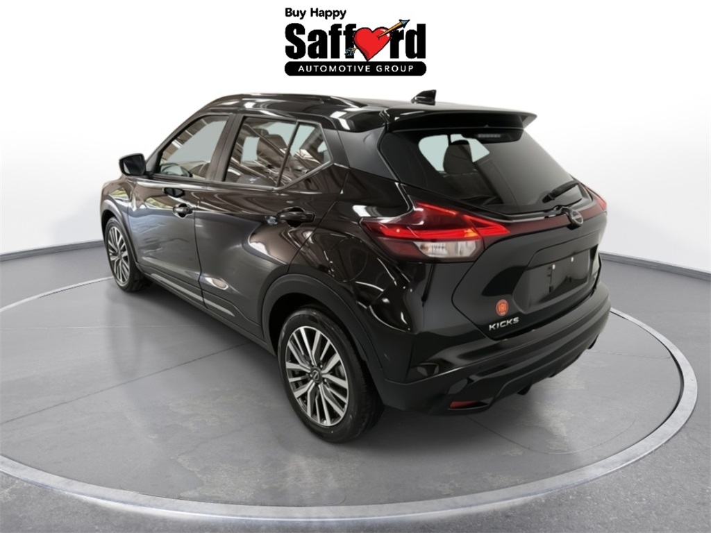 2024 Nissan Kicks SR photo 5