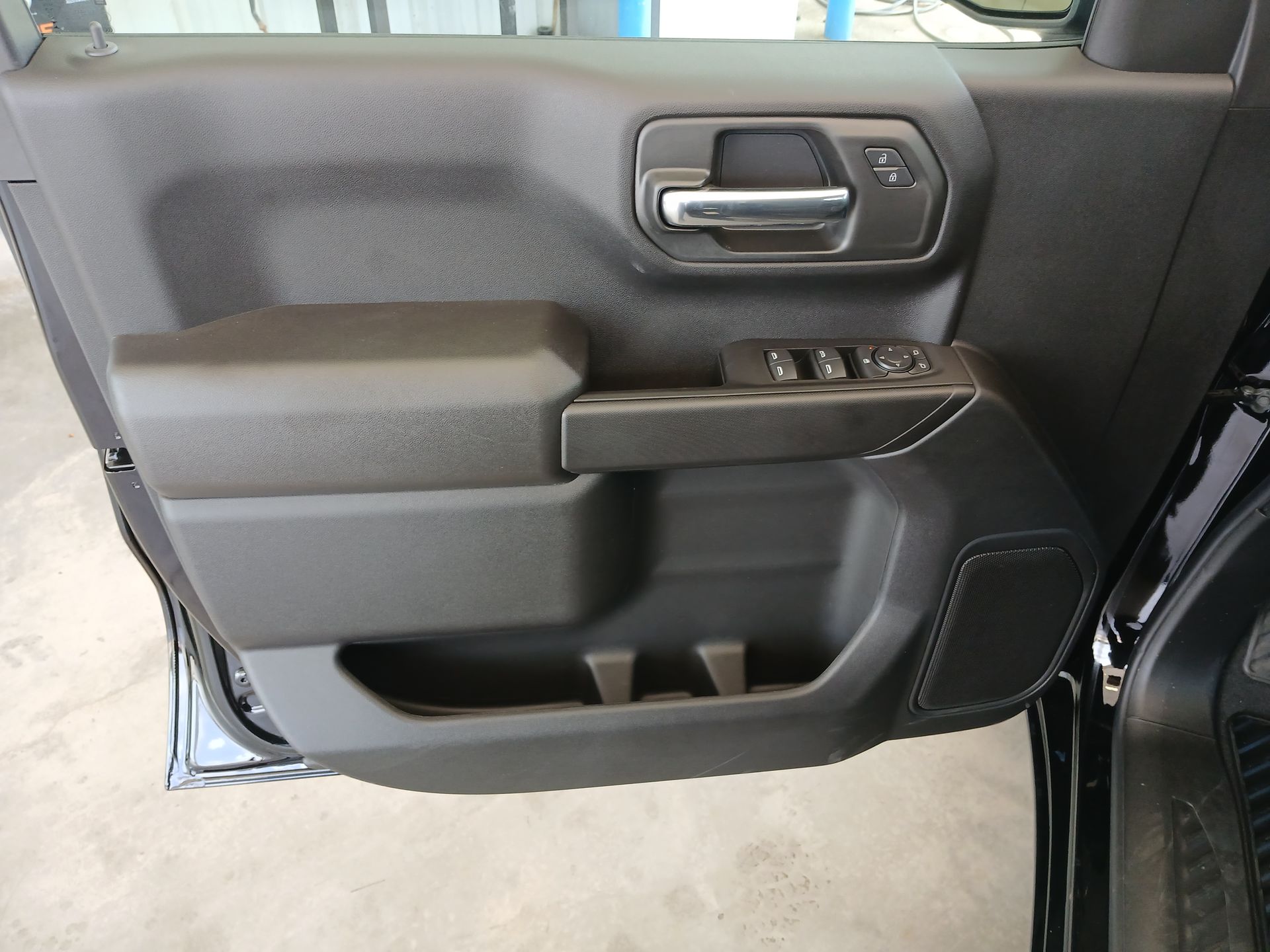 2025 Chevrolet Silverado 1500 Custom photo 22