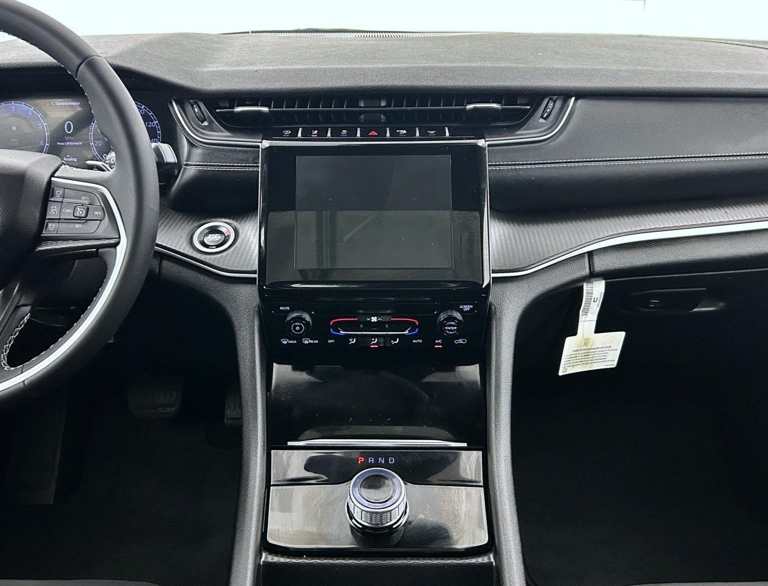 2024 Jeep Grand Cherokee Laredo photo 11