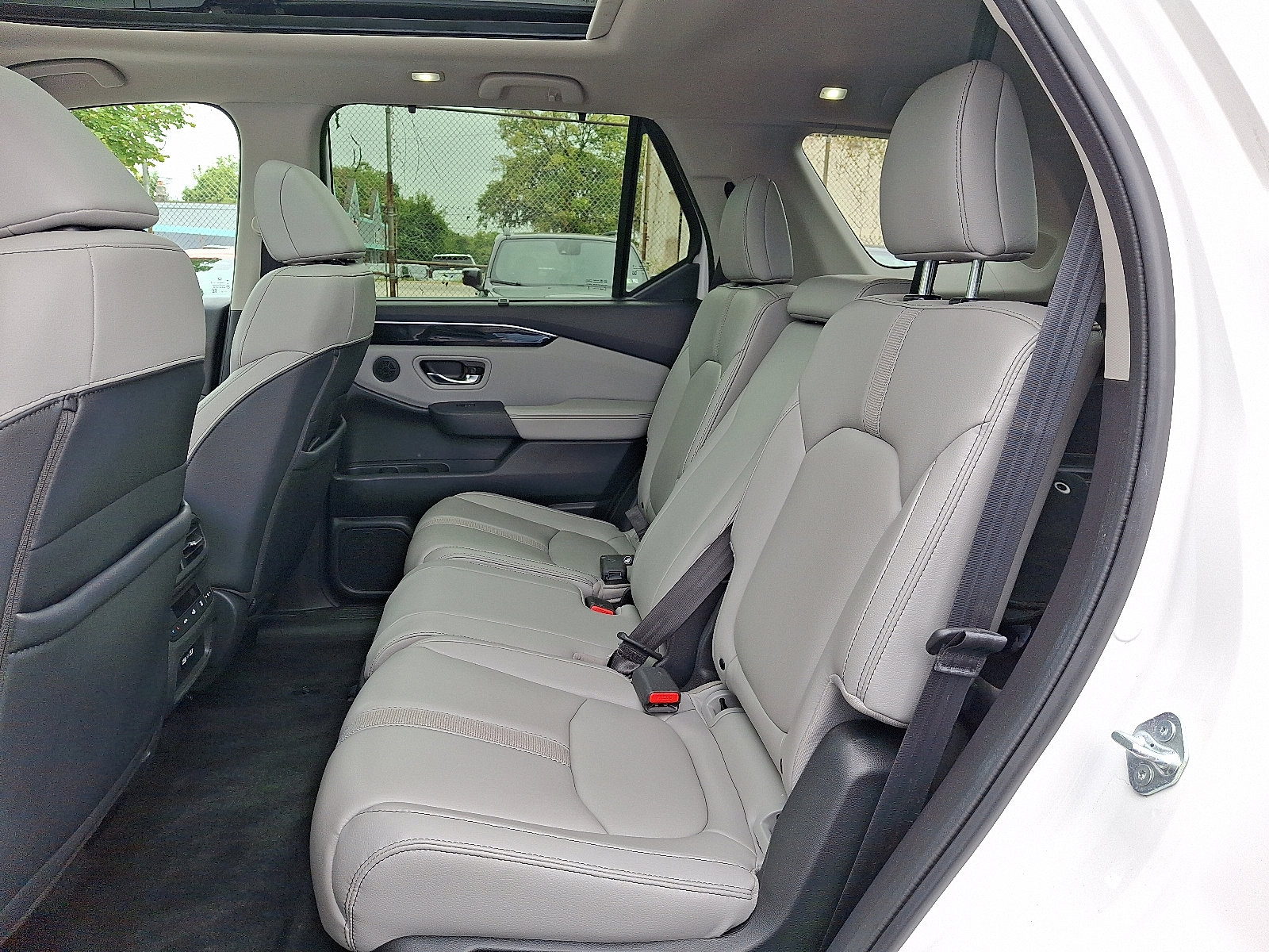 2023 Honda Pilot Touring photo 9