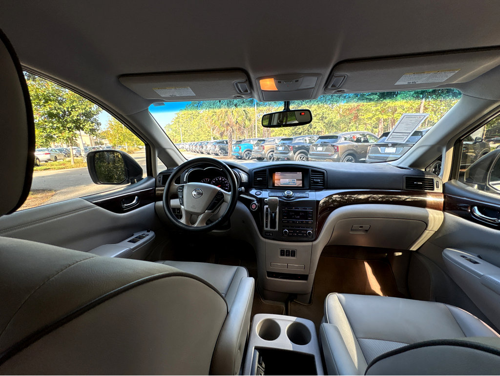 2015 Nissan Quest SL photo 4