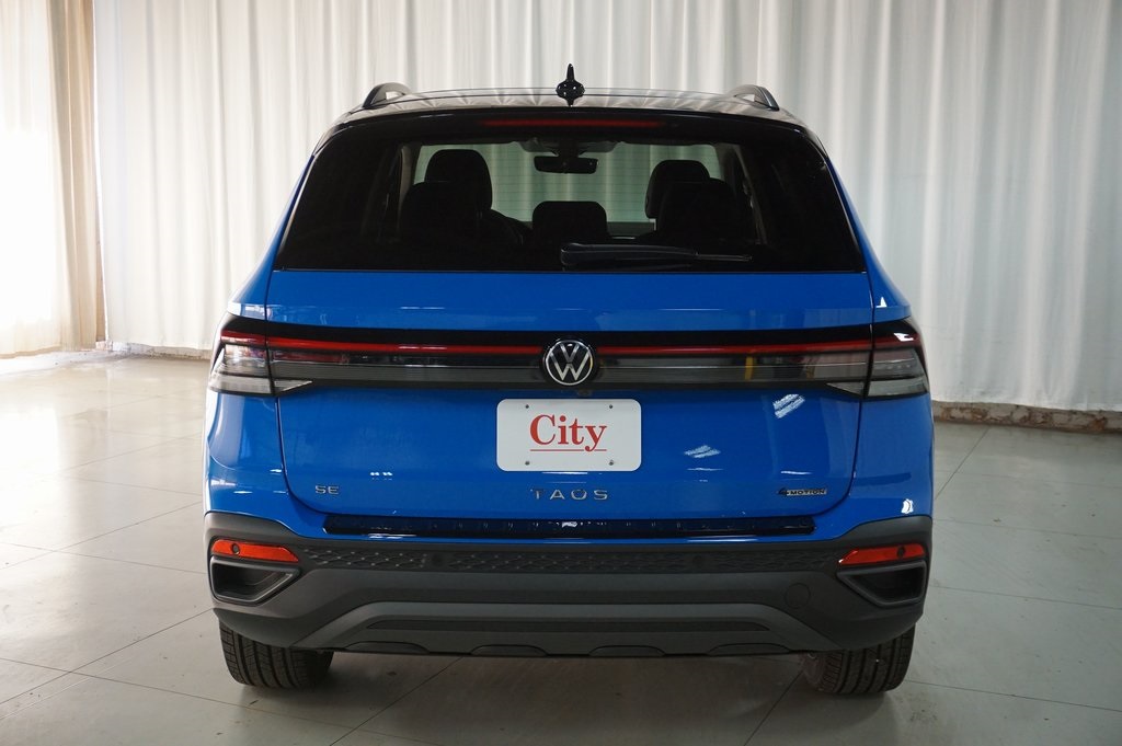 2025 Volkswagen Taos SE photo 5
