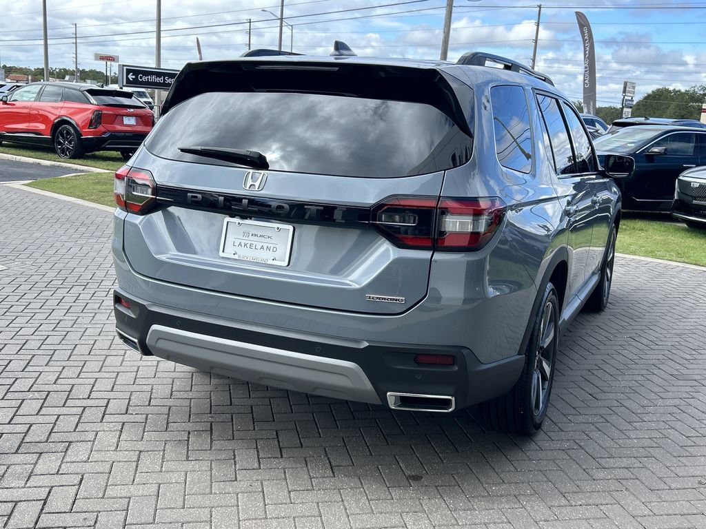 2023 Honda Pilot Touring photo 4