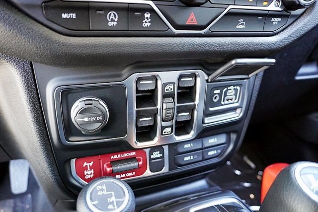 New 2025 Granite Crystal Metallic Clear-Coat Exterior Paint Jeep Willys image 37