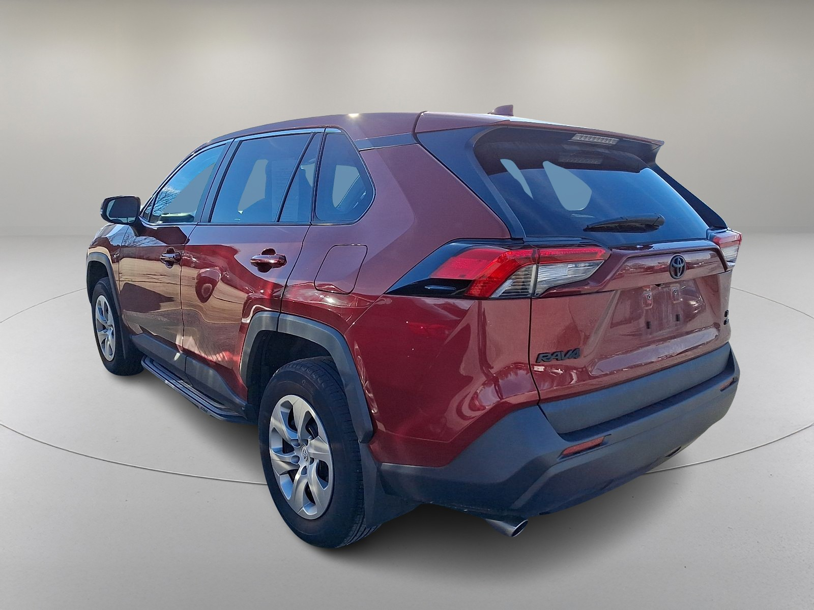 2023 Toyota RAV4 LE photo 2