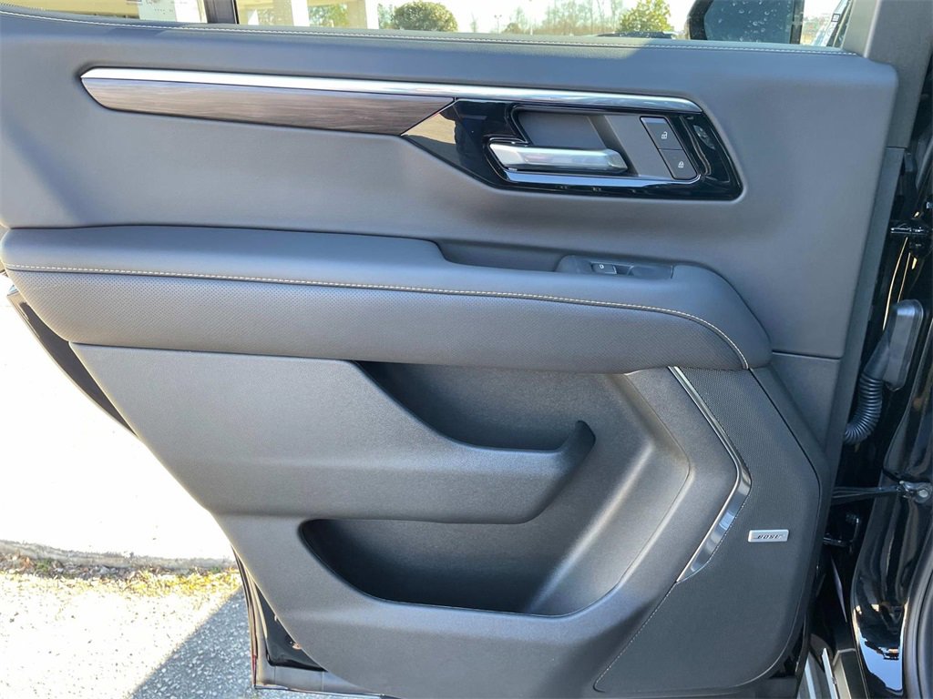 2025 Chevrolet Tahoe Premier photo 17