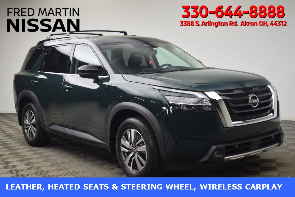 2022 Nissan Pathfinder SL's photo