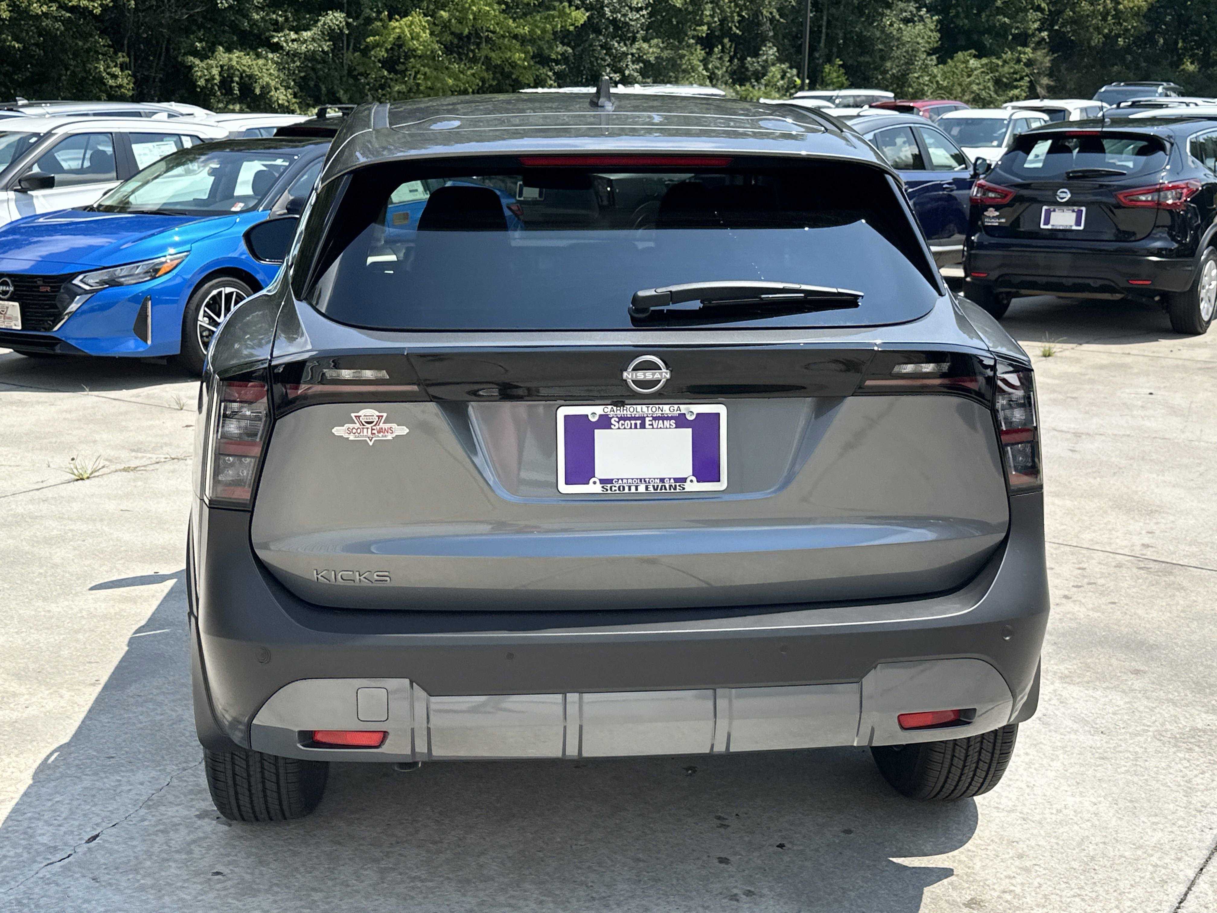 2025 Nissan Kicks SV photo 2