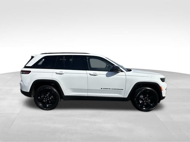 2025 Jeep Grand Cherokee Altitude X photo 2