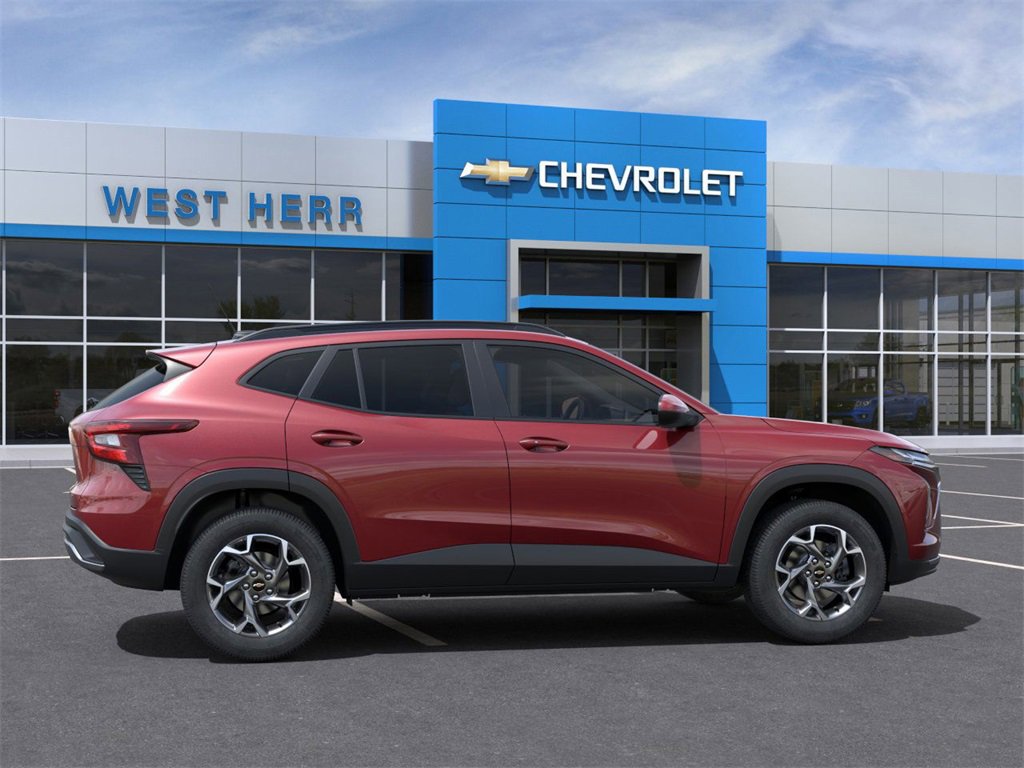 2025 Chevrolet Trax LT photo 5