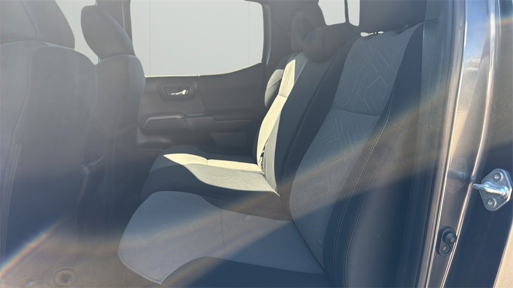 2023 Toyota Tacoma TRD Off-Road photo 11