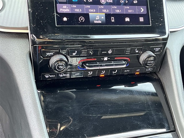 2024 Jeep Grand Cherokee Altitude photo 32