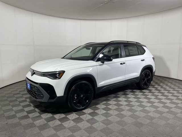 2025 Volkswagen Taos SE photo 3
