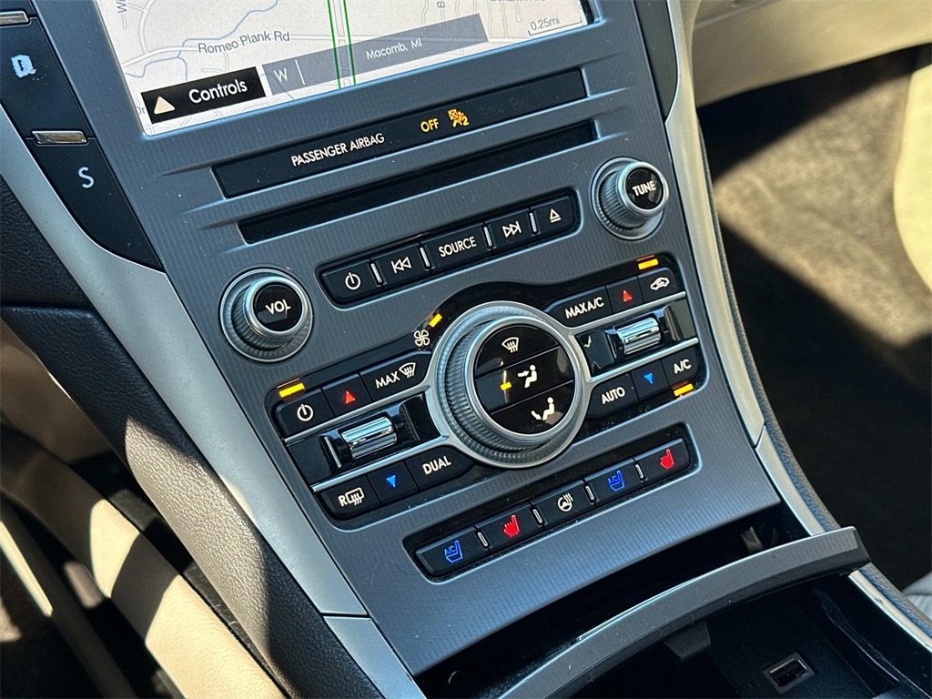 2017 Lincoln MKZ Reserve photo 21