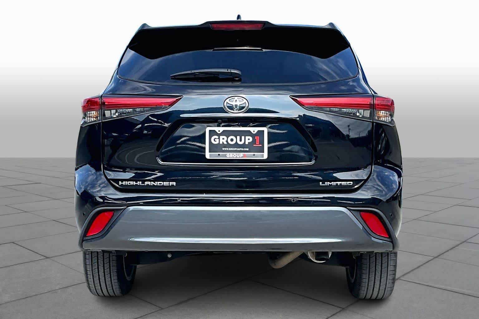 2023 Toyota Highlander Limited photo 4