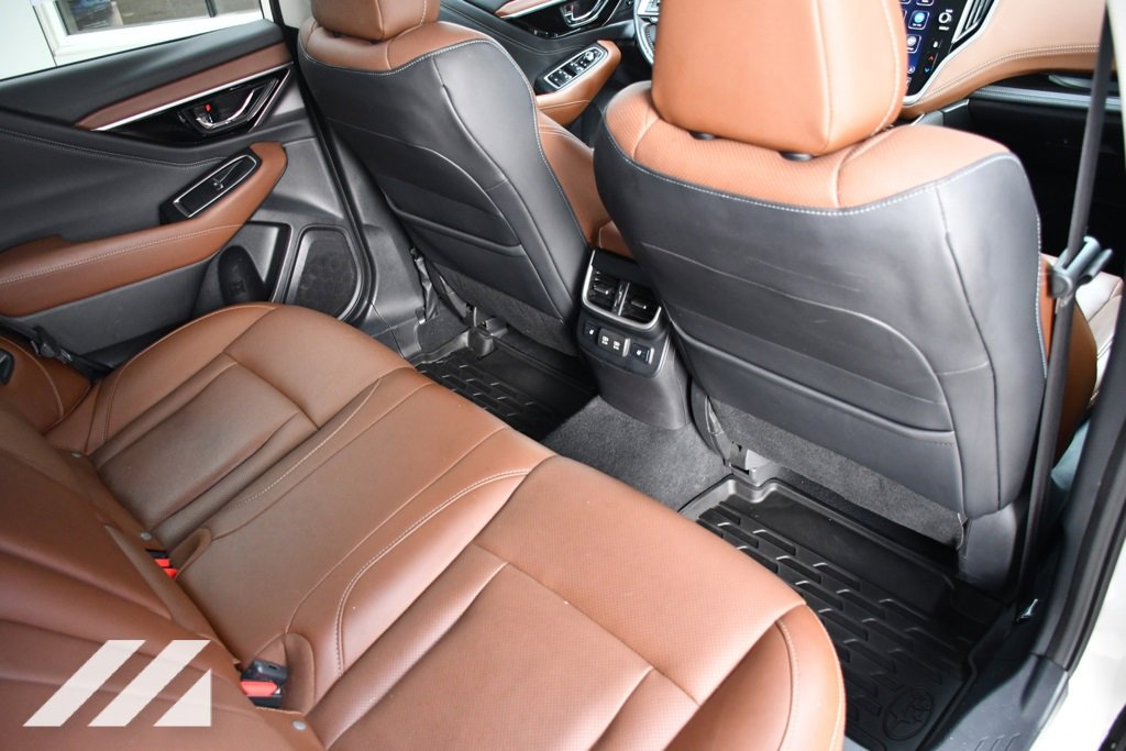2022 Subaru Outback Touring photo 27