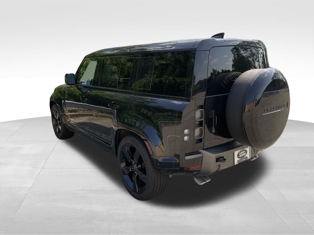 2025 Land Rover Defender 110 V8 photo 6