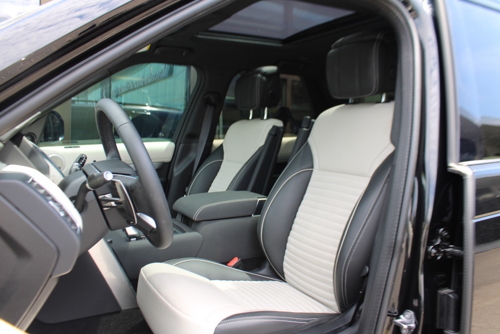 2024 Land Rover Discovery SE photo 5